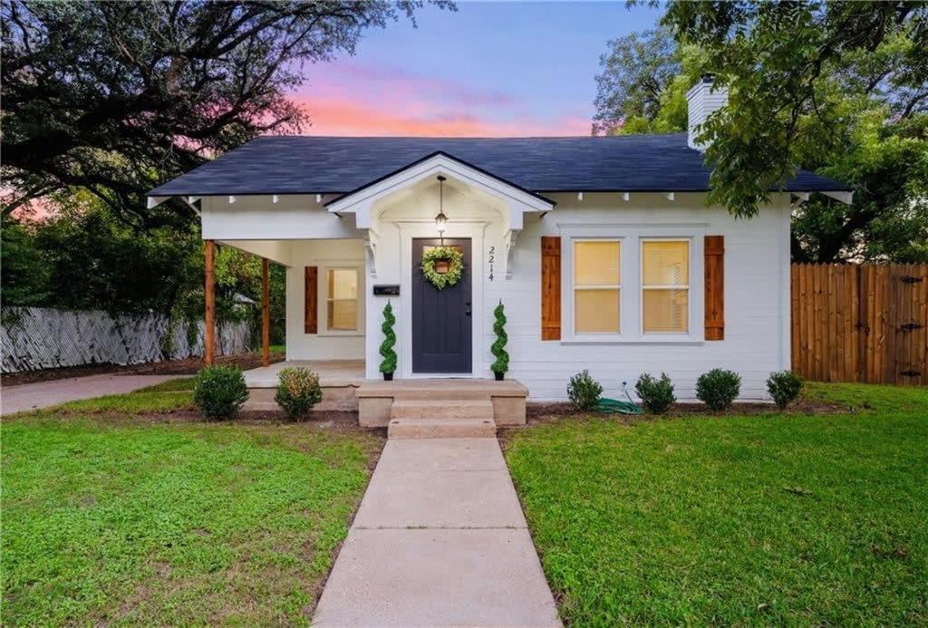 Holiday home New-ethel Rose Cottage-5 Min To Magnolia Silos Waco
