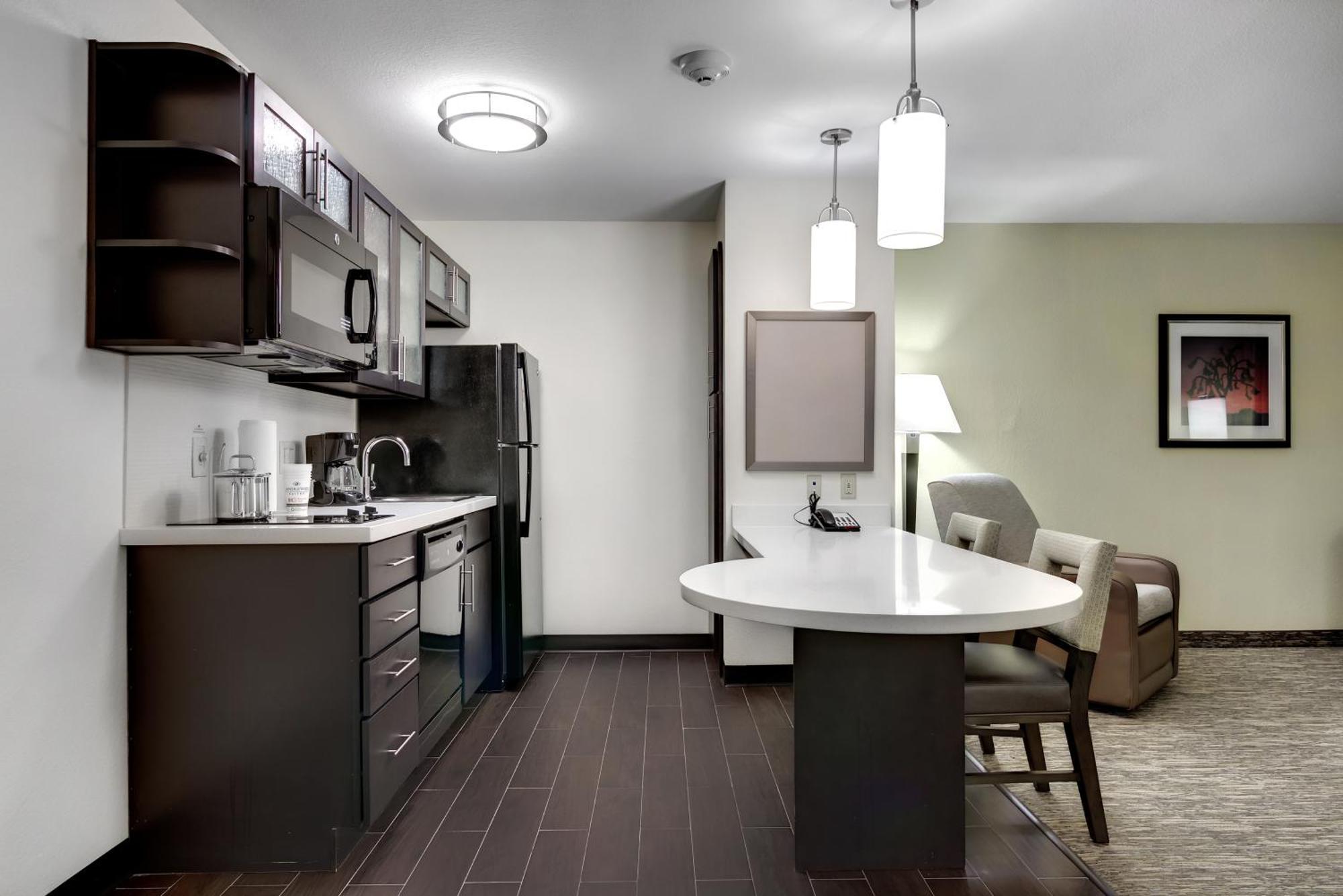 Candlewood By Ihg Hotel