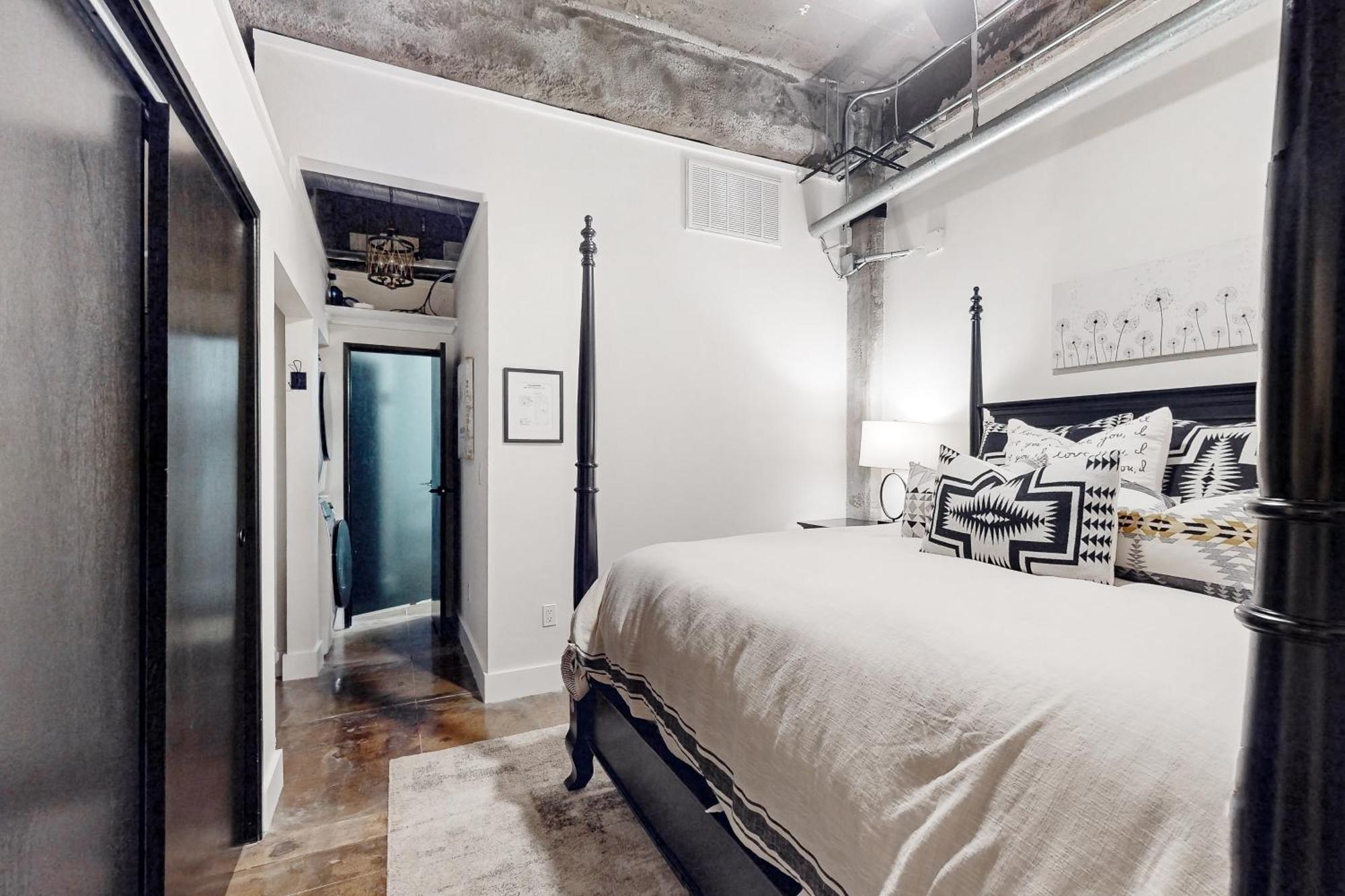 Skyscape Apartment