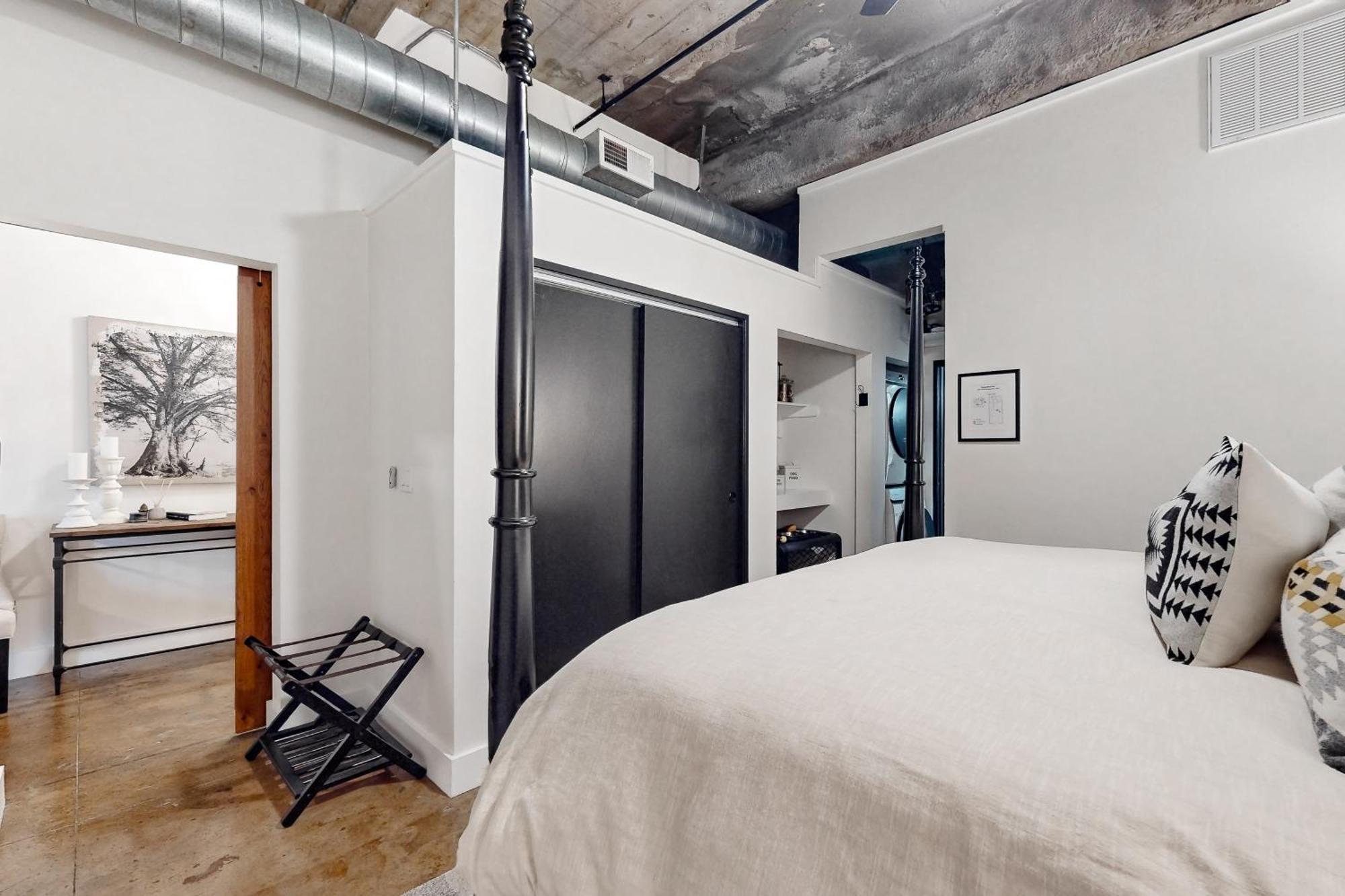 Skyscape Apartment *