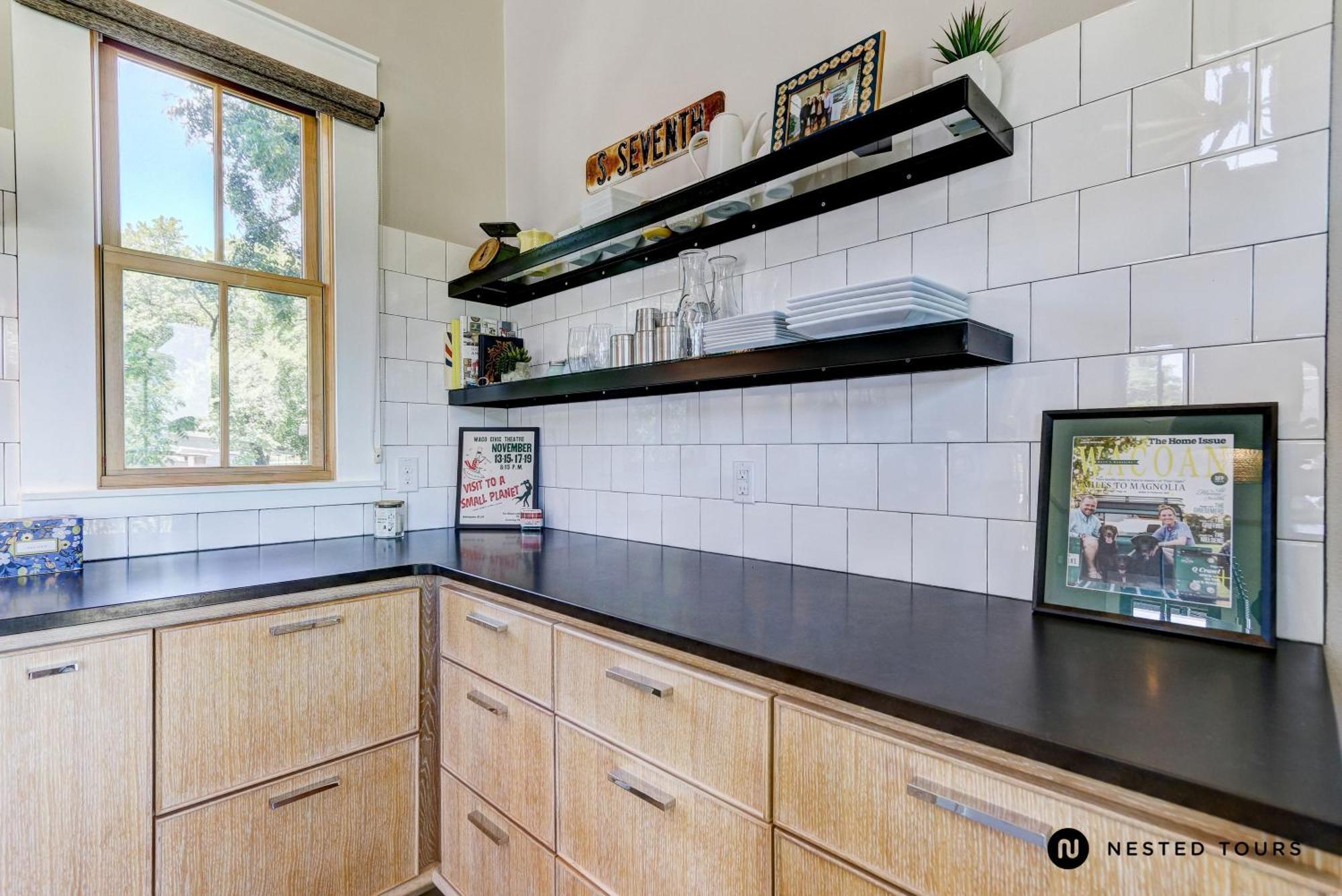 Holiday home The Shotgun House From Fixer Upper - Steps To Silos, Bu, & Downtown