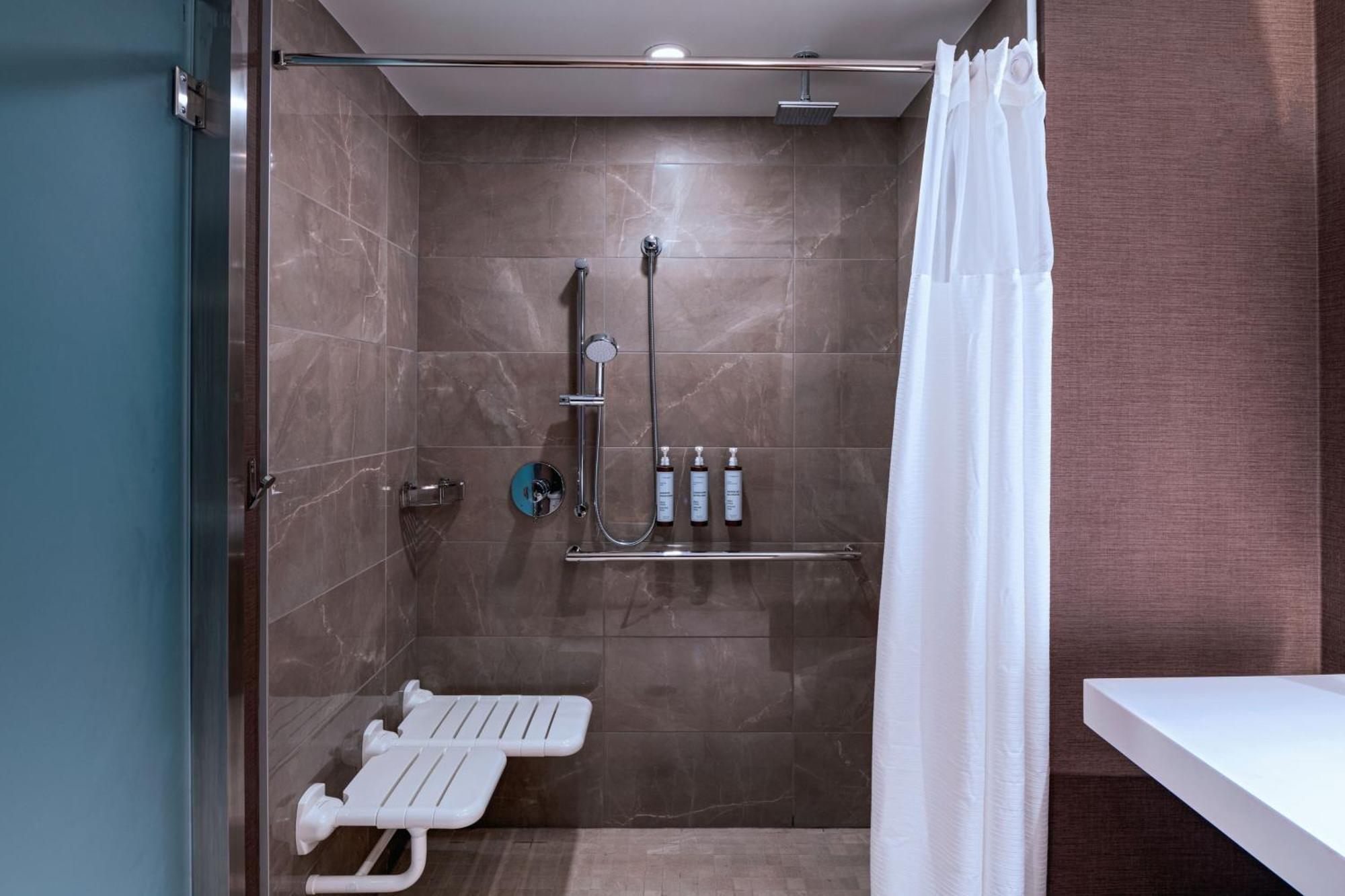 Ac By Marriott Downtown Hotel *