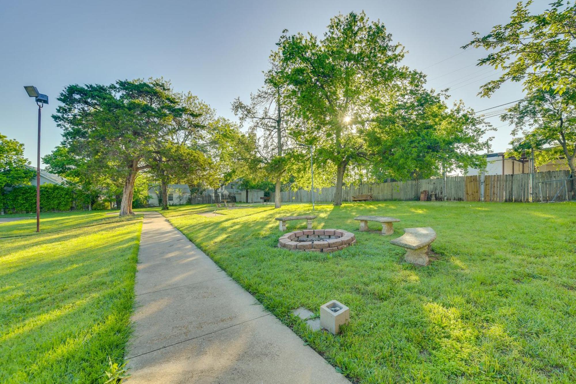 Vacation Near Magnolia Market Holiday home *