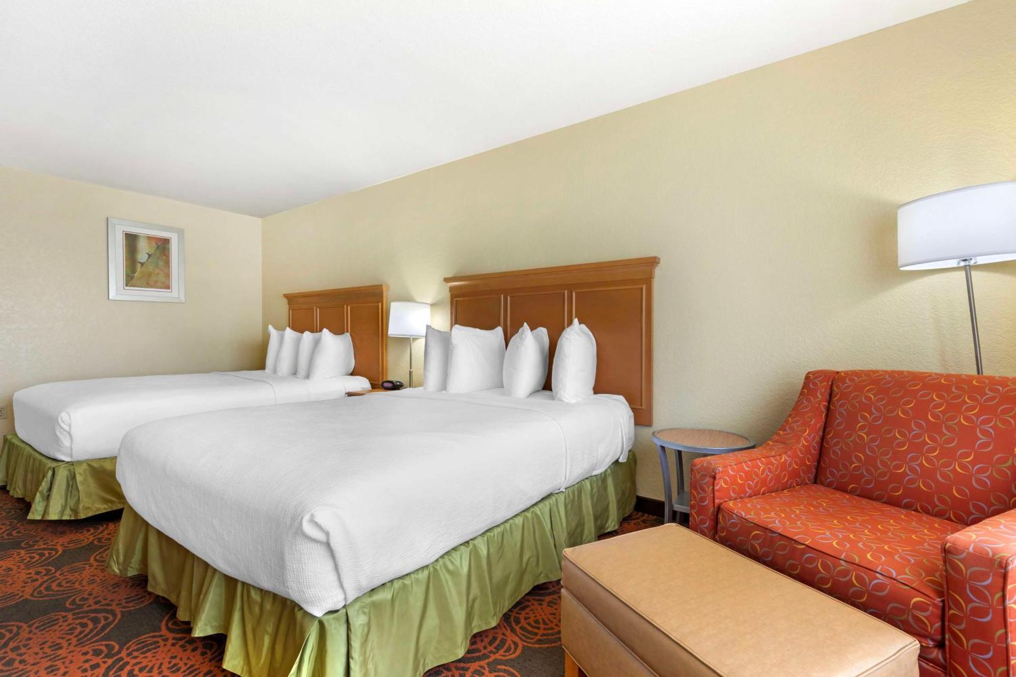 Western North Hotel 3*