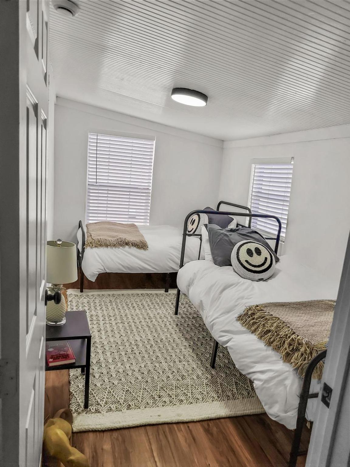 Simply Get-a-waco- Hot Tub, Sleeps 10, 5-min Walk To Silos & Downtown Holiday home *