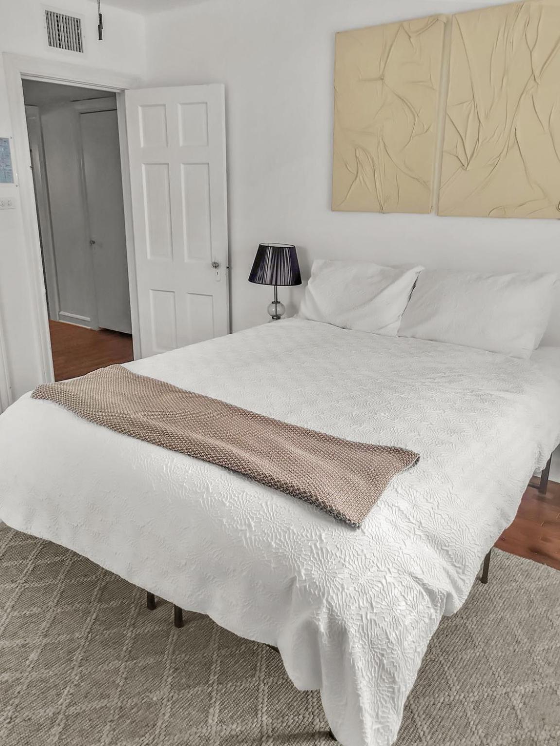 Simply Get-a-waco- Hot Tub, Sleeps 10, 5-min Walk To Silos & Downtown Holiday home