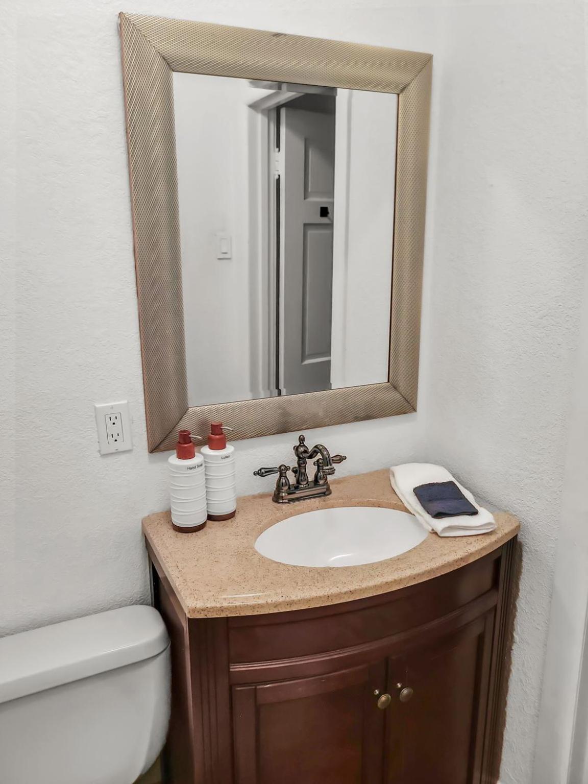 Simply Get-a-waco- Hot Tub, Sleeps 10, 5-min Walk To Silos & Downtown *