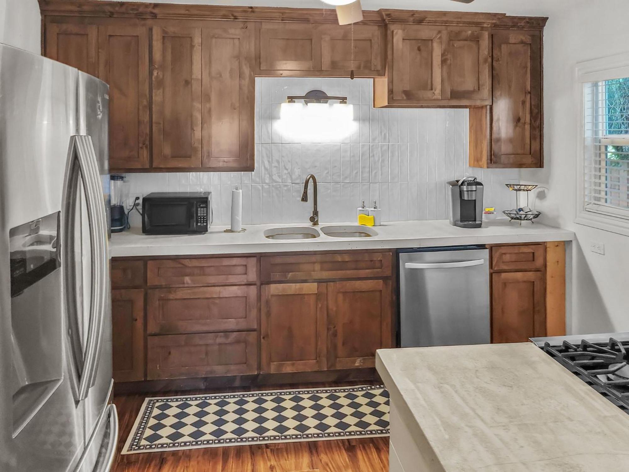 Simply Get-a-waco- Hot Tub, Sleeps 10, 5-min Walk To Silos & Downtown Holiday home *