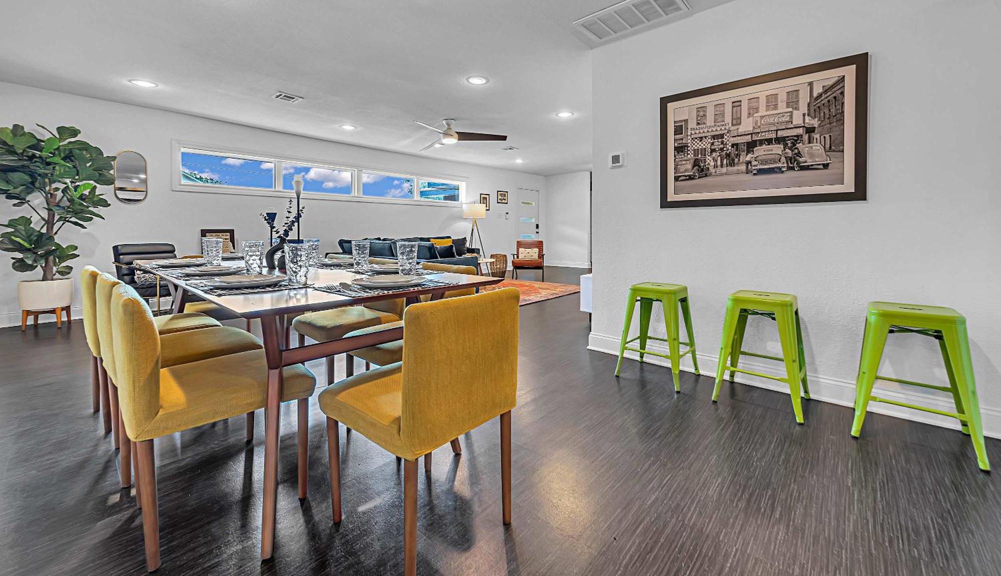 Holiday home New-the Mod Poppy Large 10 Minutes From It Waco