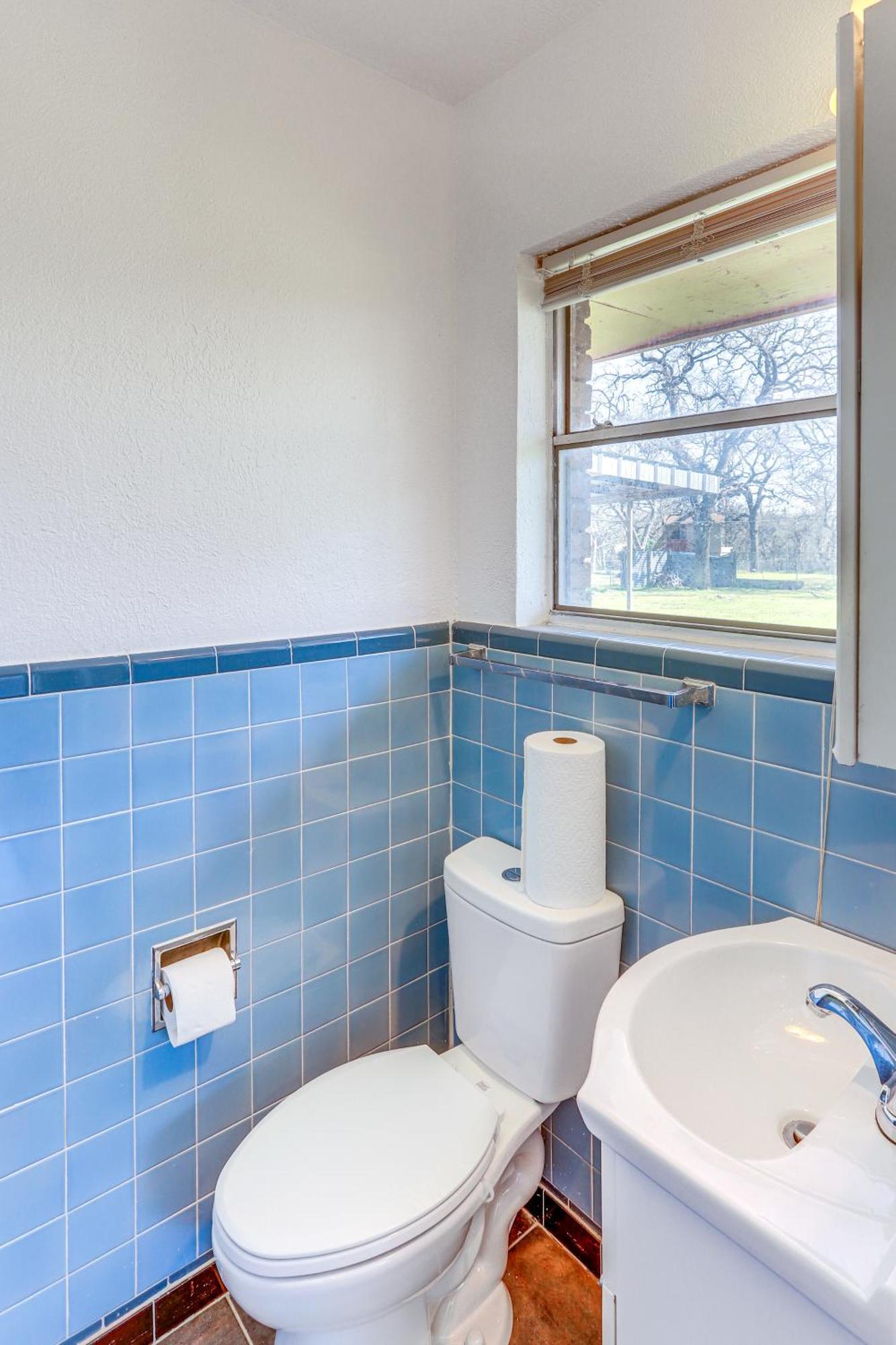 Holiday home Family-friendly Home, 4 Mi To Magnolia Market