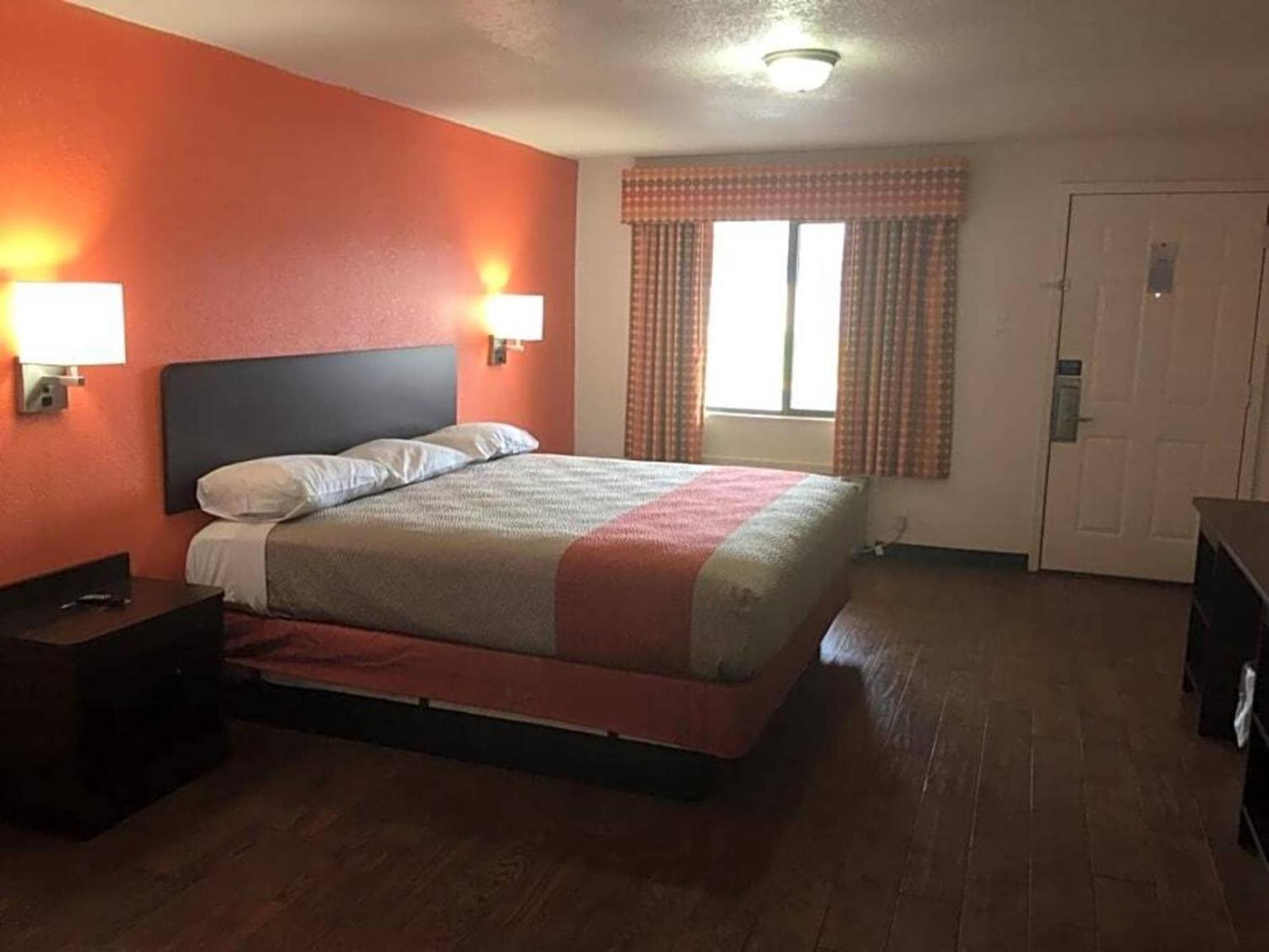 Hotel 6-waco, Tx 2*