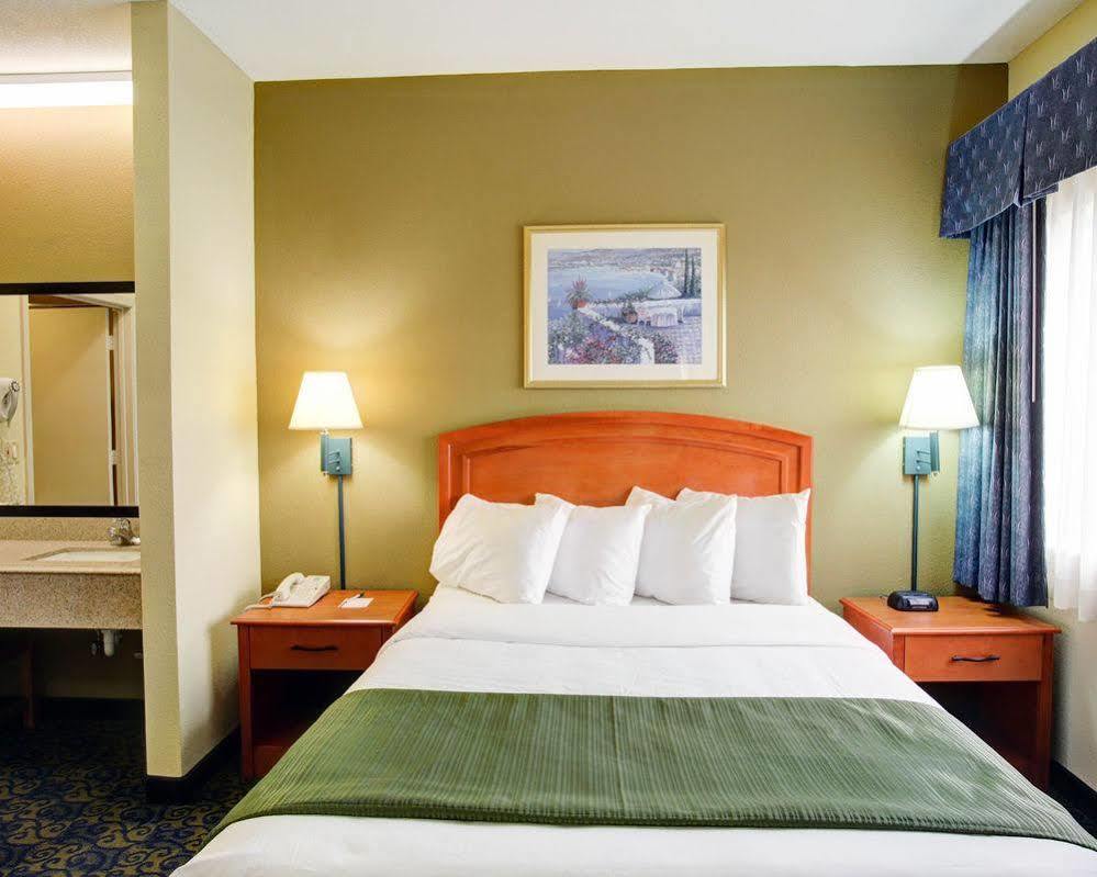 Hotel Comfort North - Near Area 3*