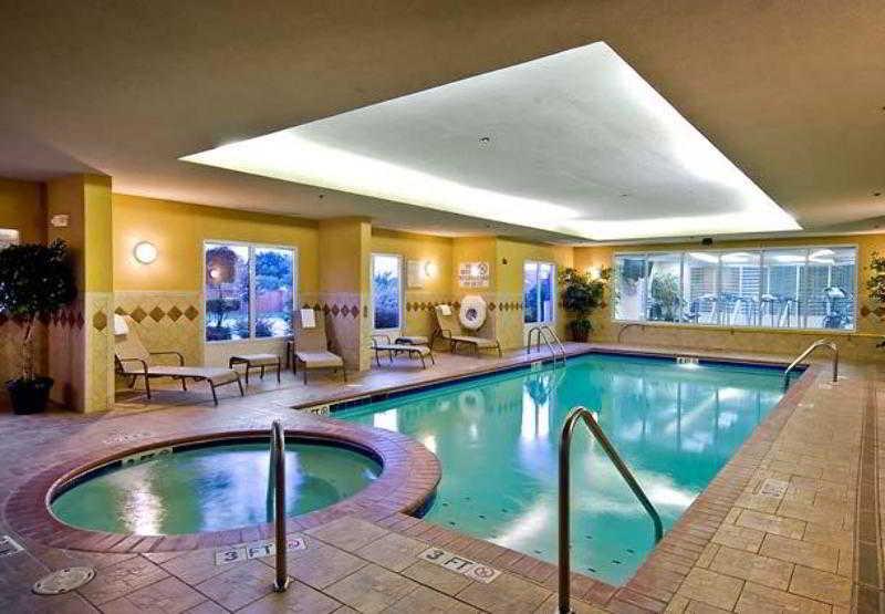 Hotel Fairfield & By Marriott North 3*