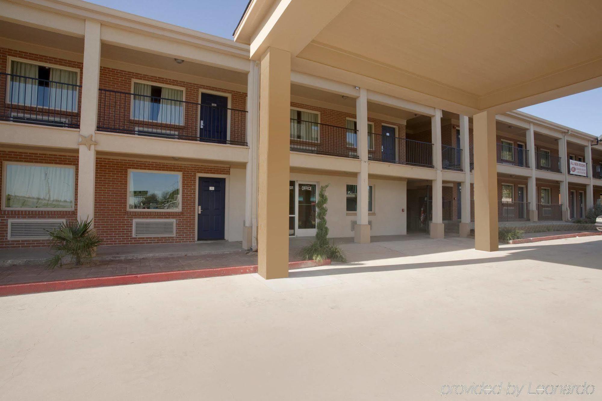 Motel Americas Value - Franklin Avenue Waco