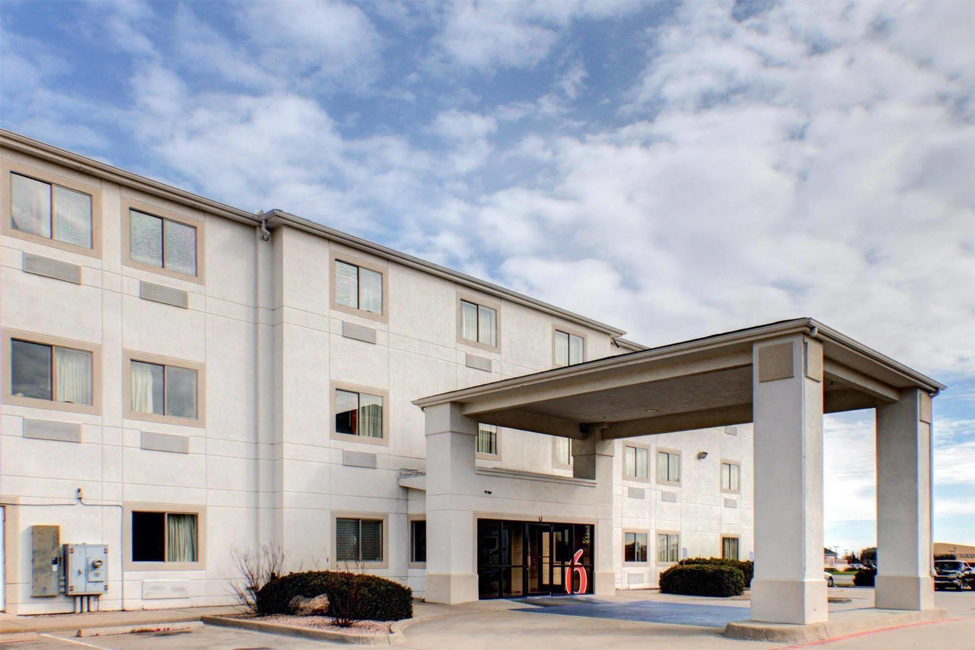 6 - Woodway