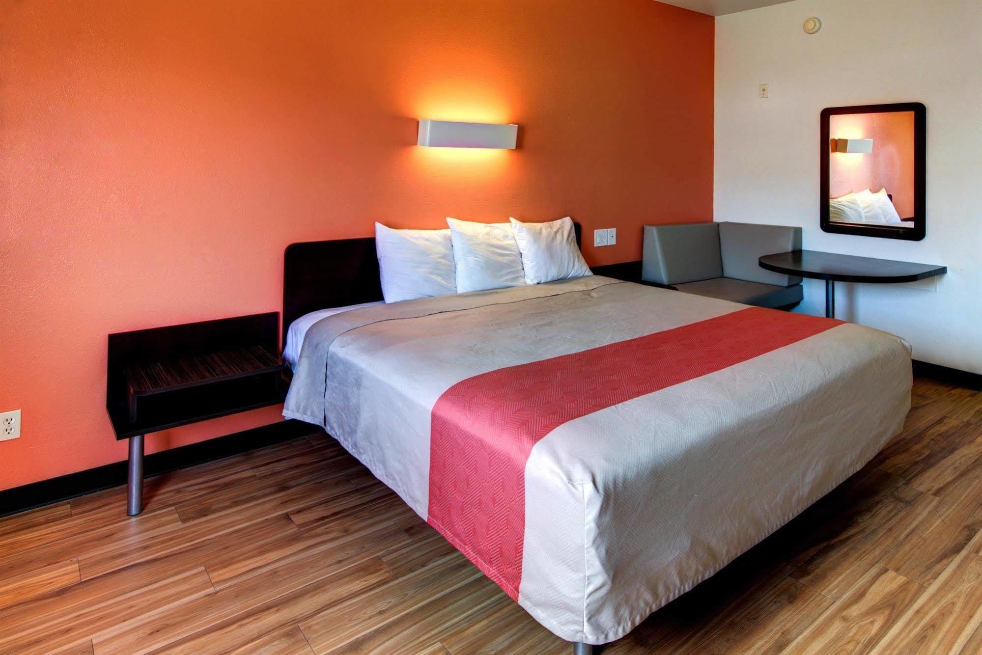 6 - Woodway Hotel 2*