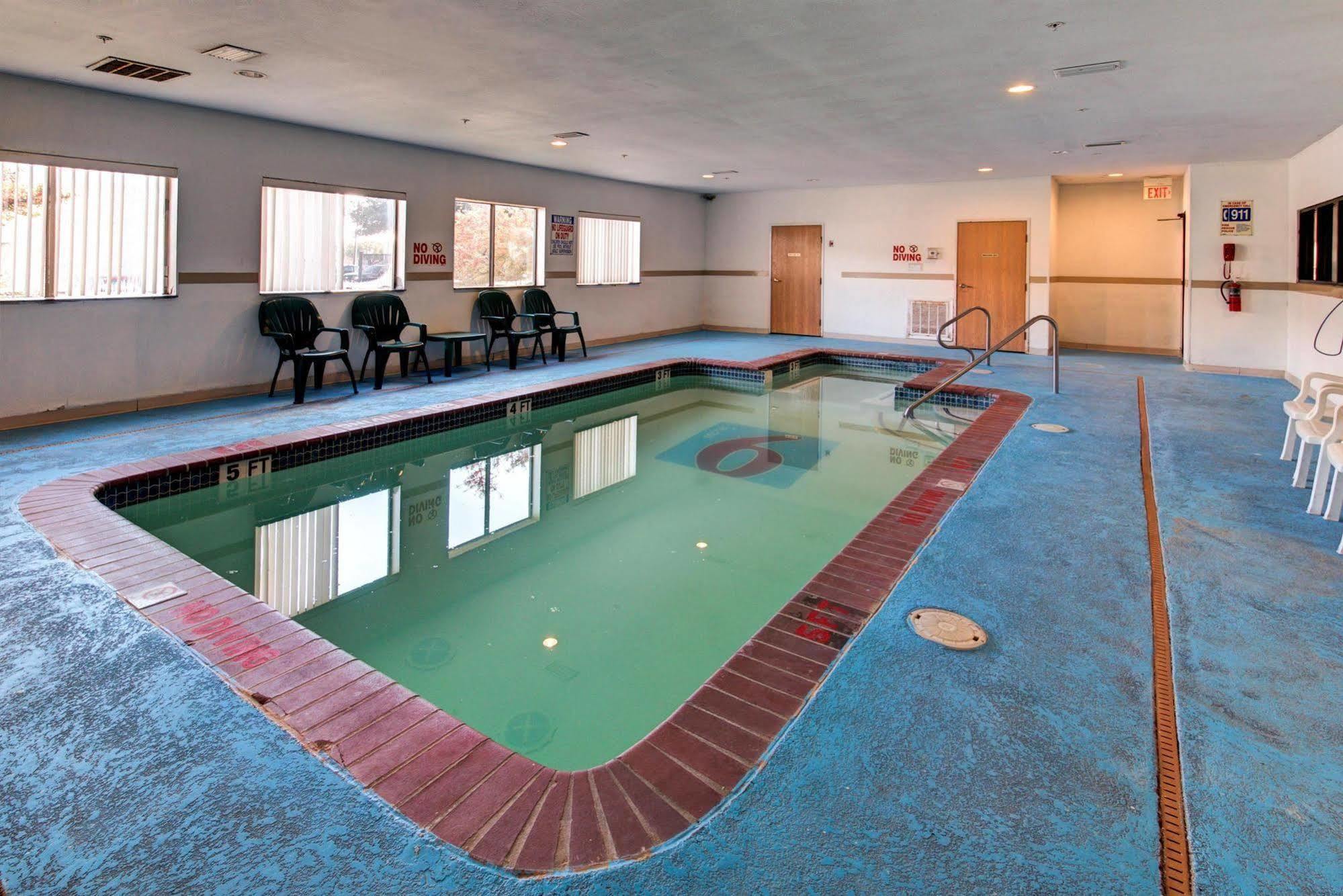 6 - Woodway 2*