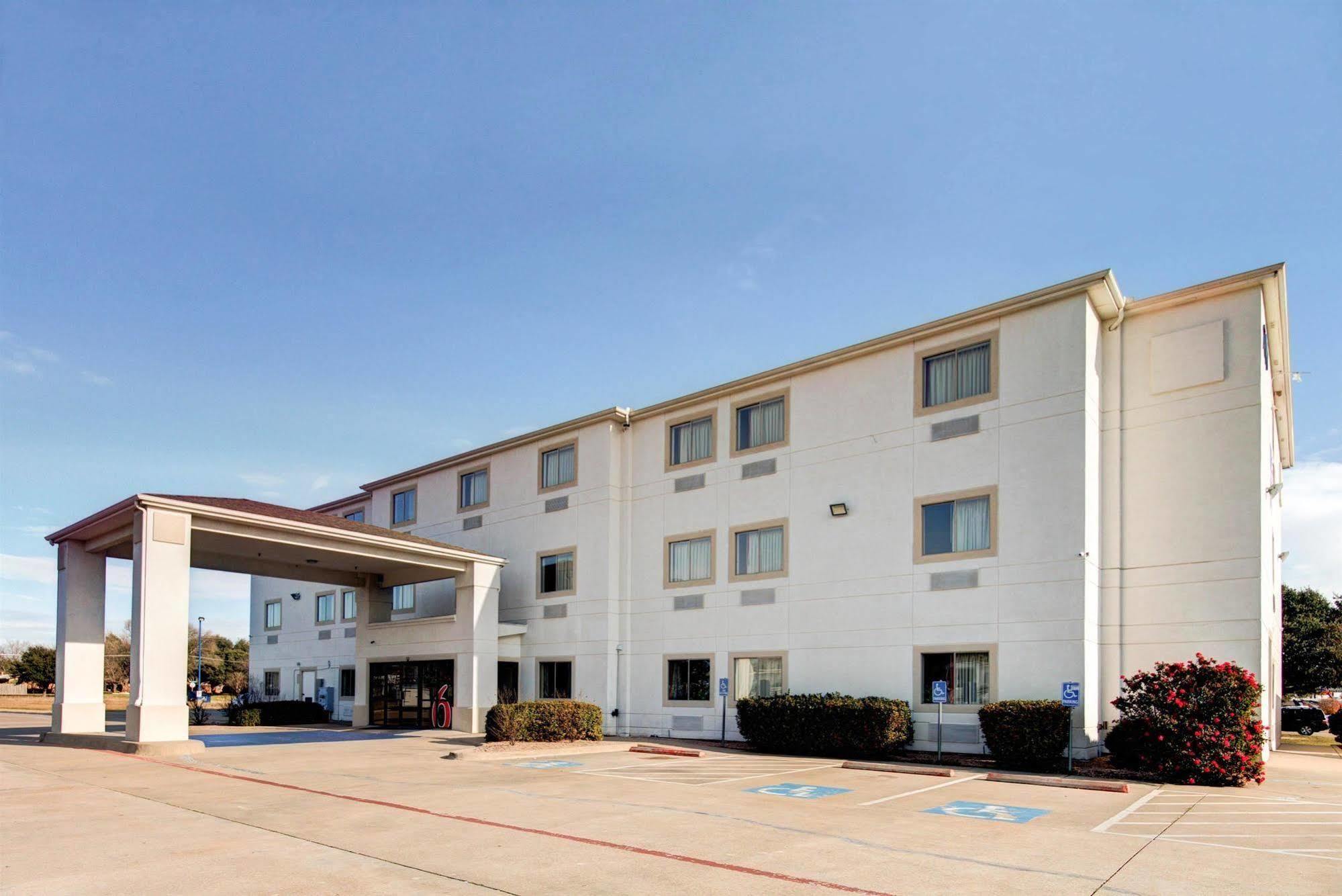 6 - Woodway 2* Waco