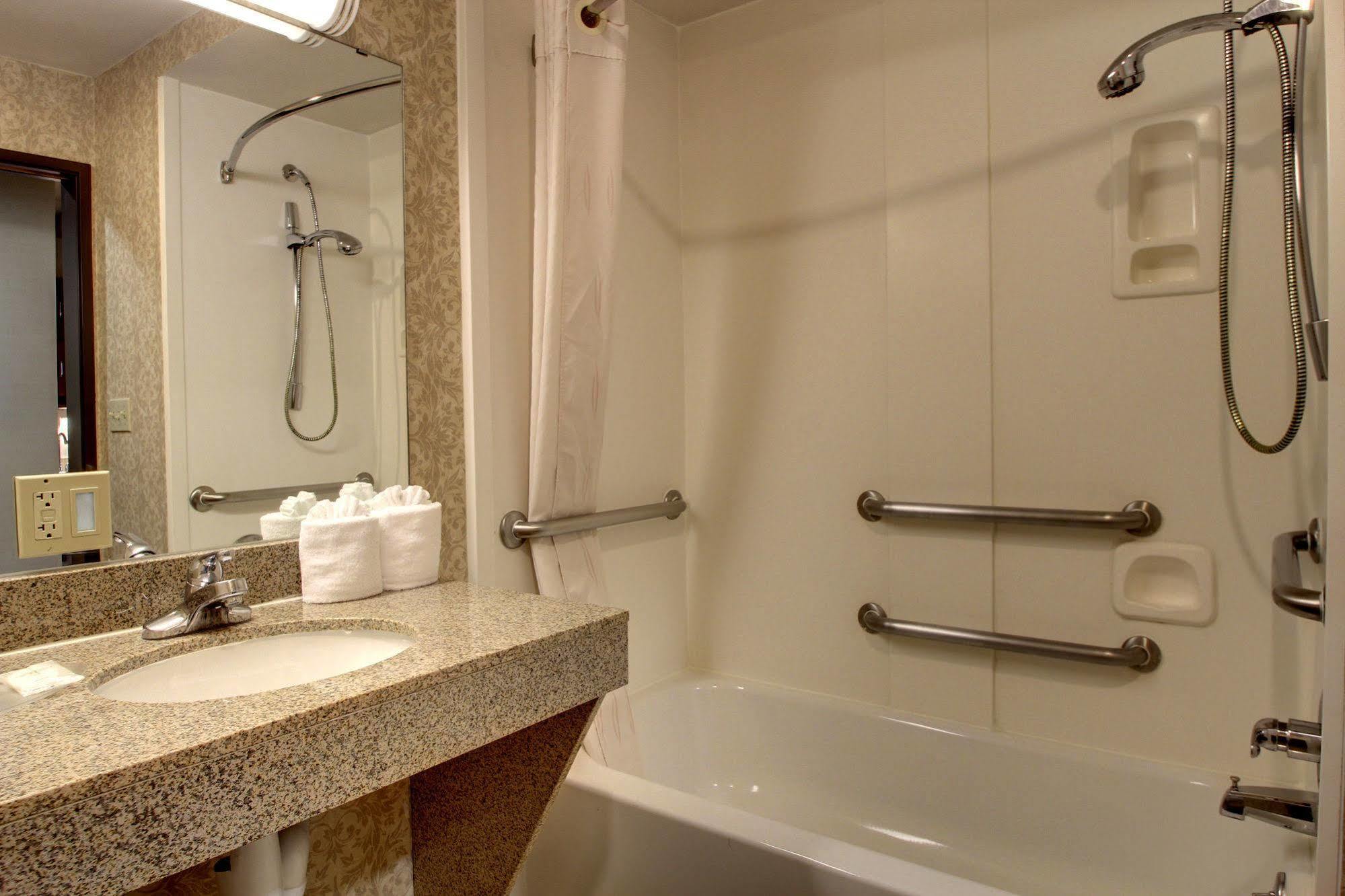 Hotel Comfort Near Area