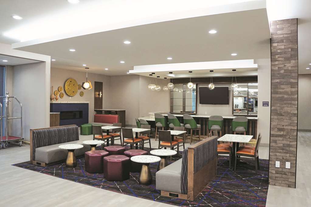 Hotel La Quinta By Wyndham Baylor Downtown