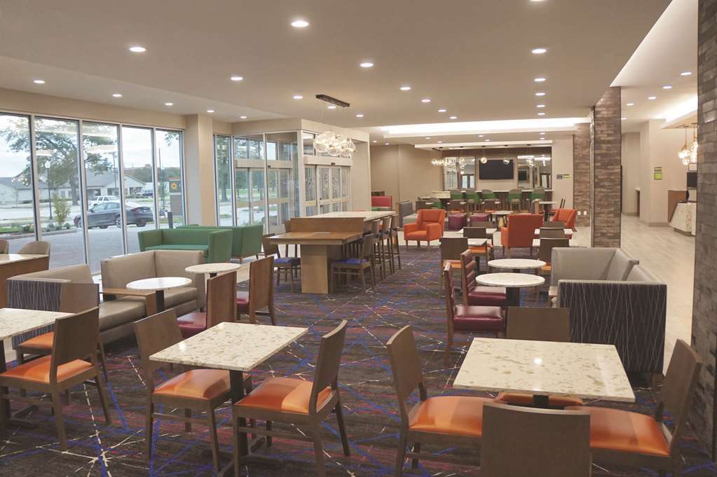 La Quinta By Wyndham Baylor Downtown 3*