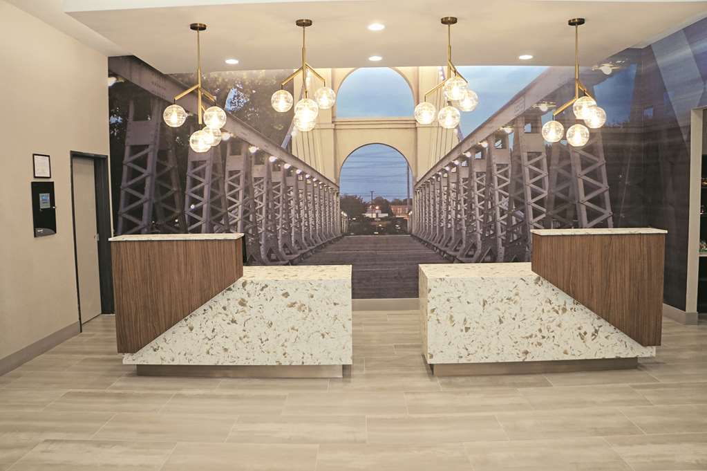 Hotel La Quinta By Wyndham Baylor Downtown