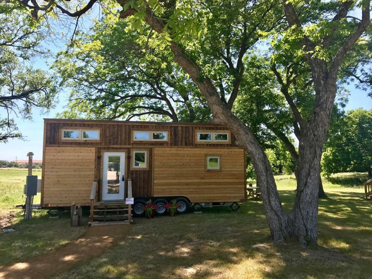 Holiday home Montana Escape Elegant Tiny House In Near Magnolia Waco
