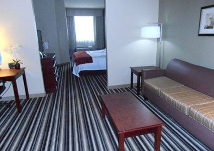 Comfort North - Near Area Hotel