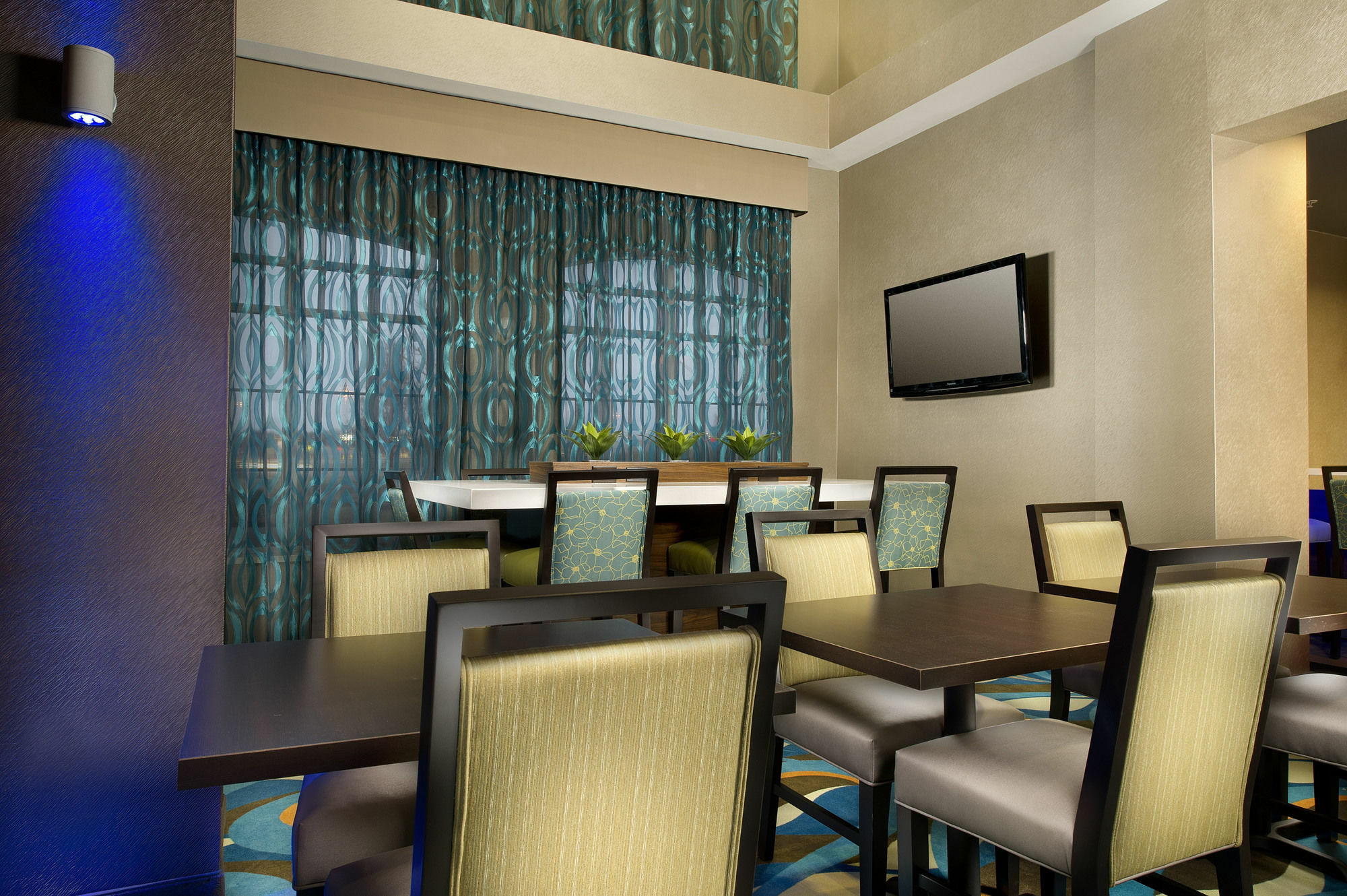 Comfort North - Near Area Hotel 3*