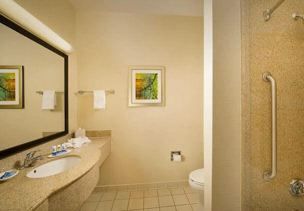 Hotel Fairfield & By Marriott North 3*