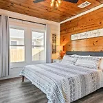 Curated Cottage. Minutes From Silos, Zoo, Baylor