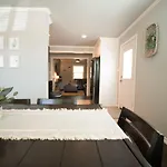 Walk To The Silos! 3 Bed 1960\'S Bungalow Near Baylor