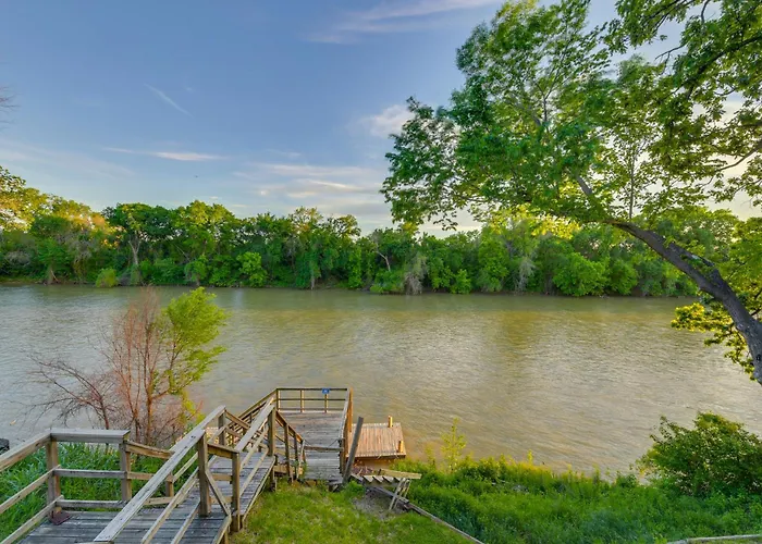 Rustic River Cabin With Dock And Covered Deck!
