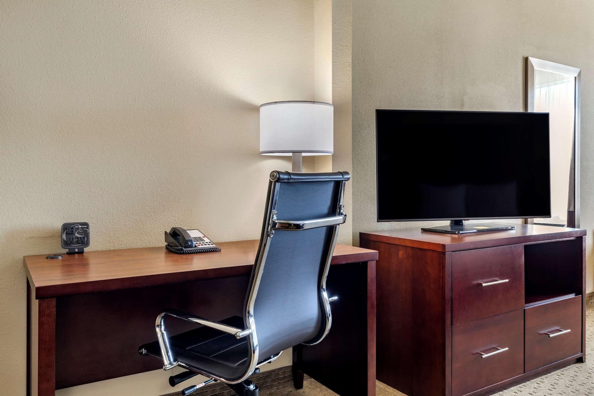 Hotel Comfort Near Area
