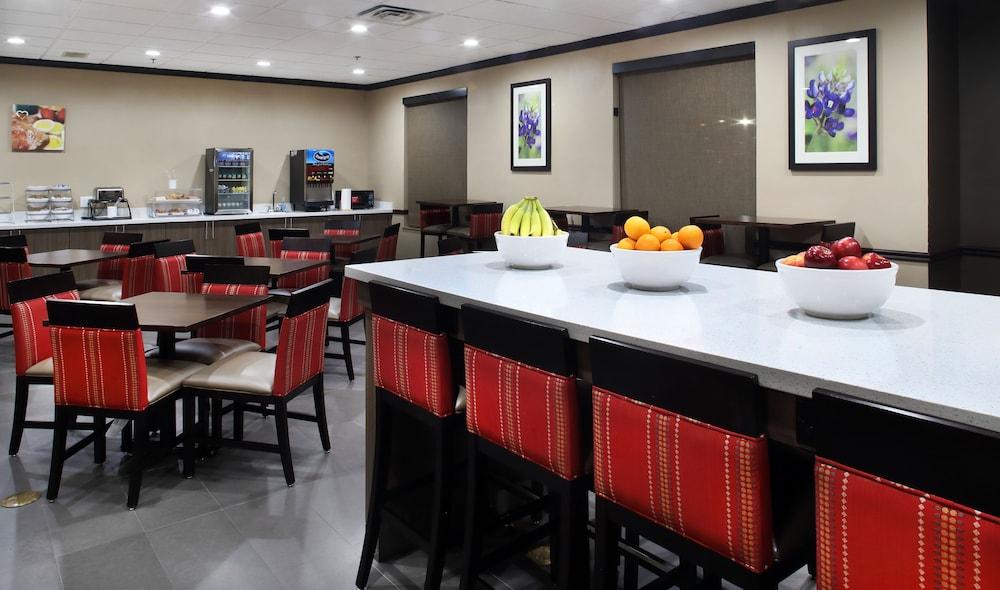 Hotel Comfort Near Area 2*