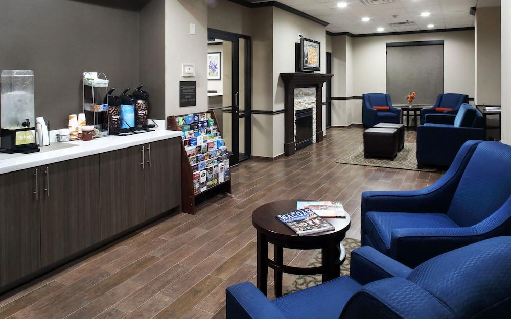 Hotel Comfort Near Area 2*