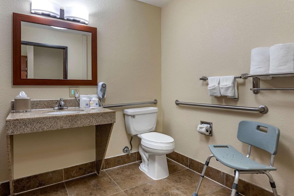 Hotel Comfort Near Area