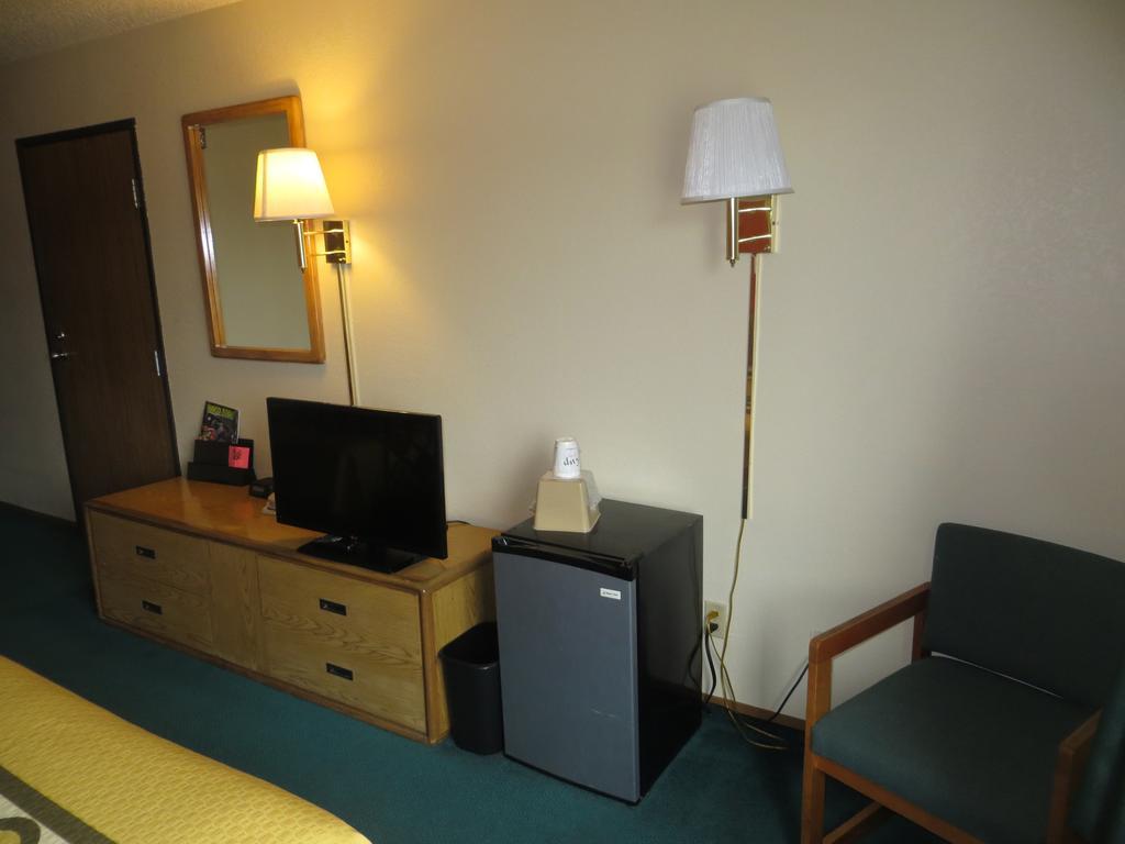 Super 8 By Wyndham University Area Waco