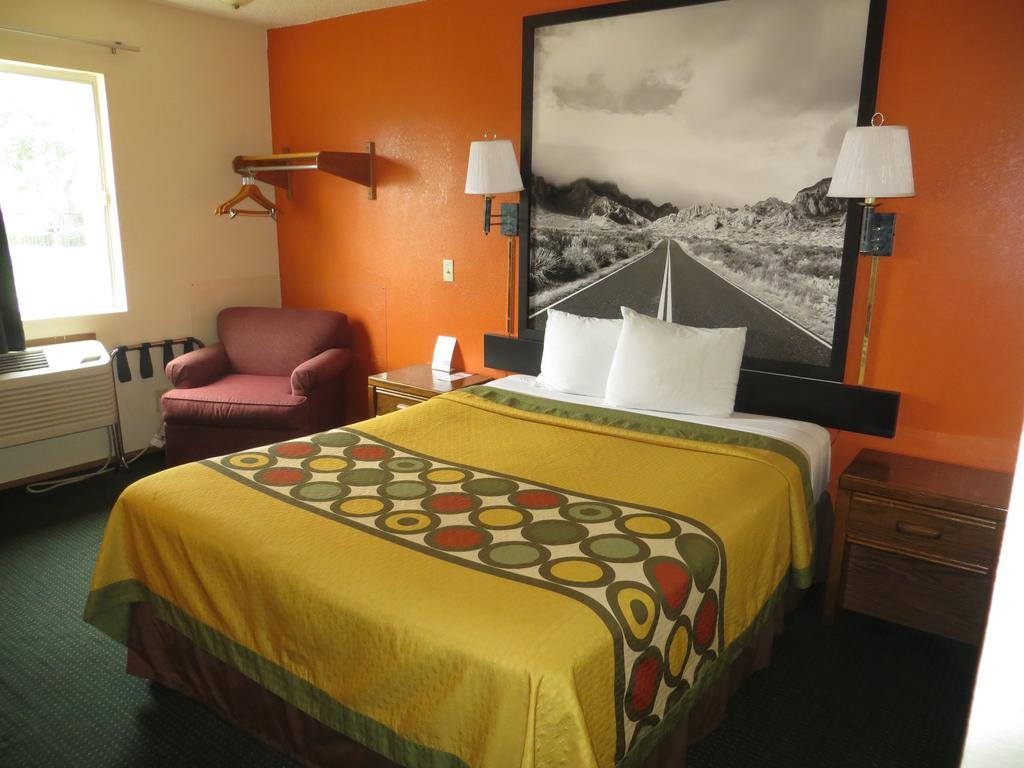 Super 8 By Wyndham University Area Waco