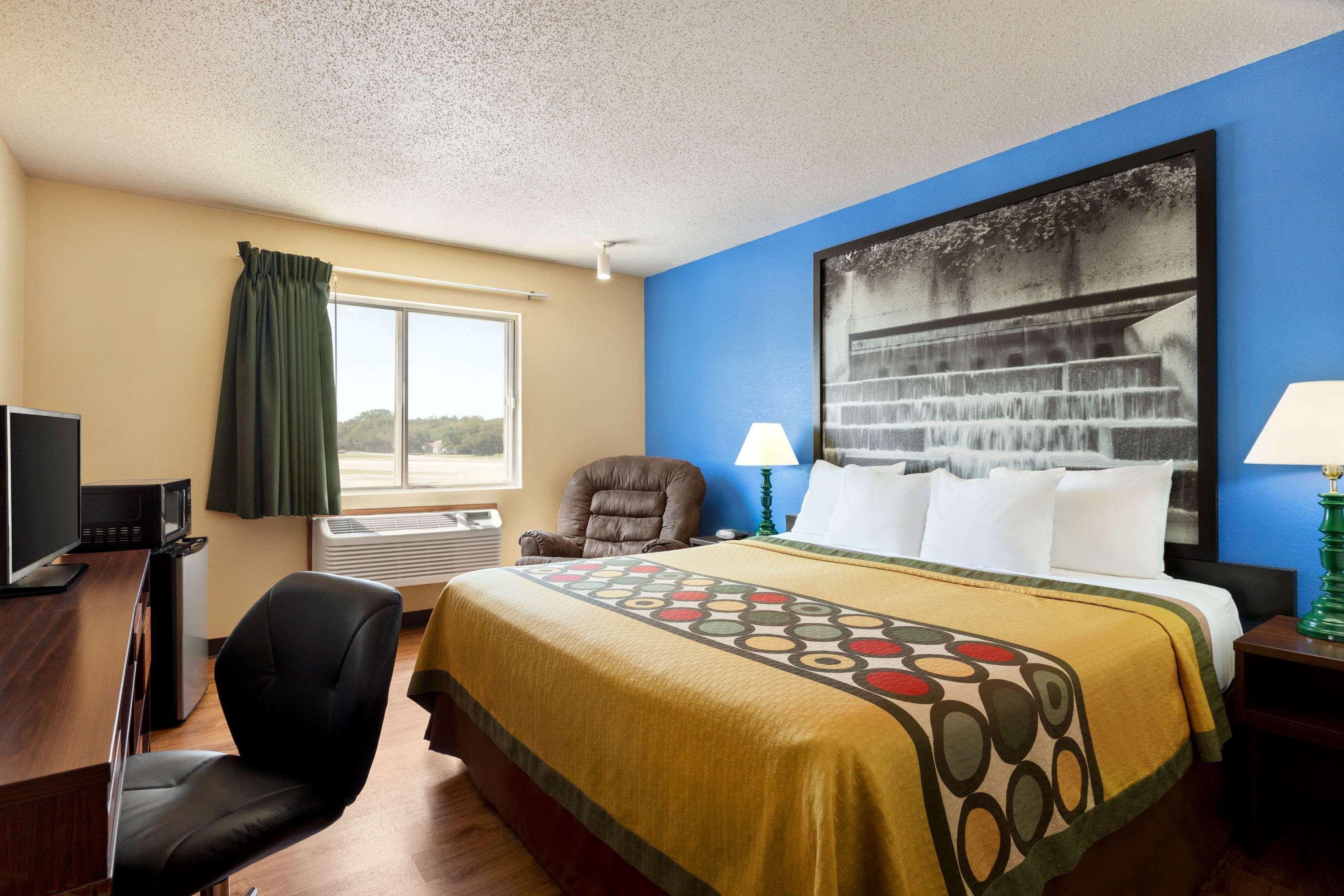Super 8 By Wyndham University Area 2*