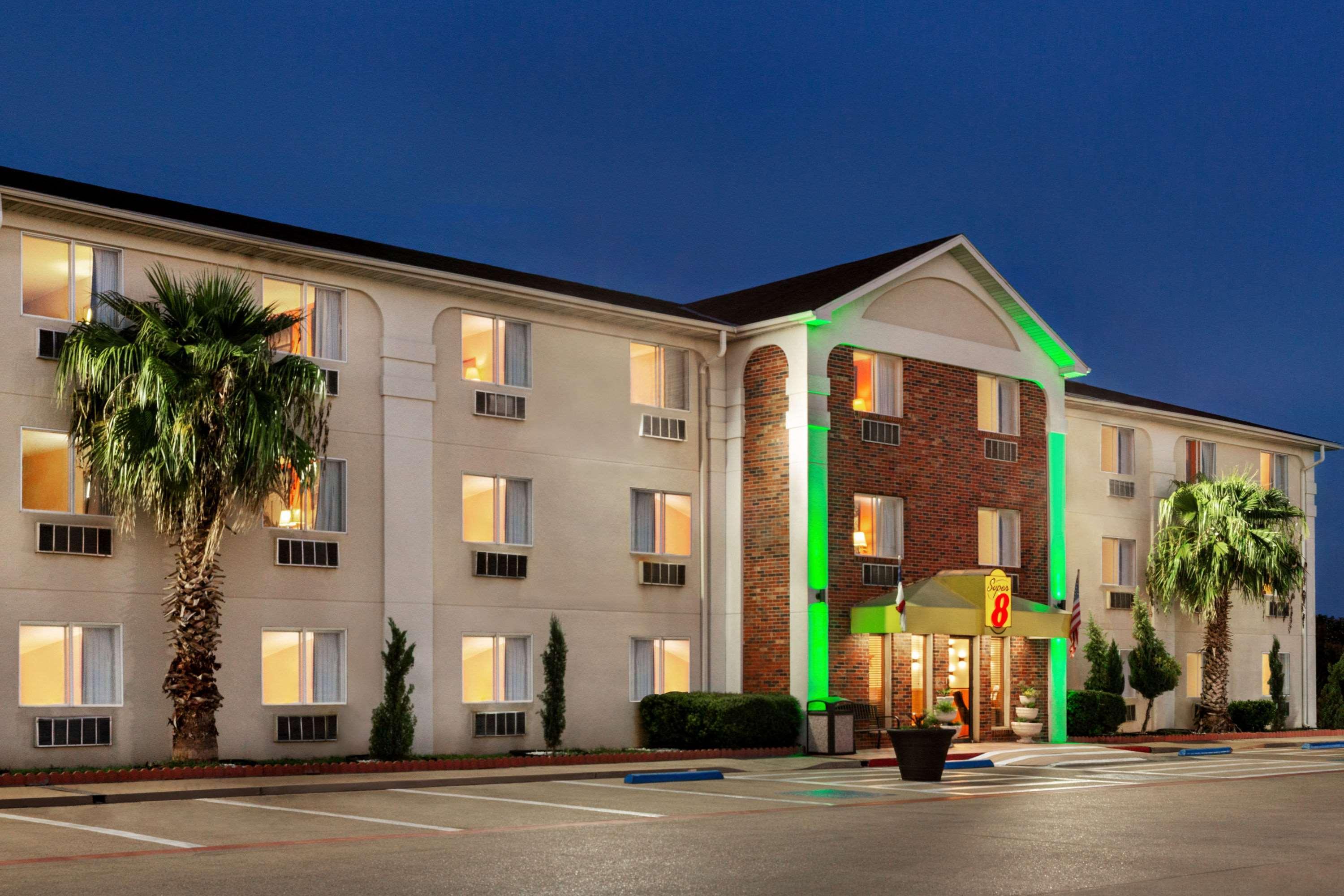 Super 8 By Wyndham University Area 2* Waco