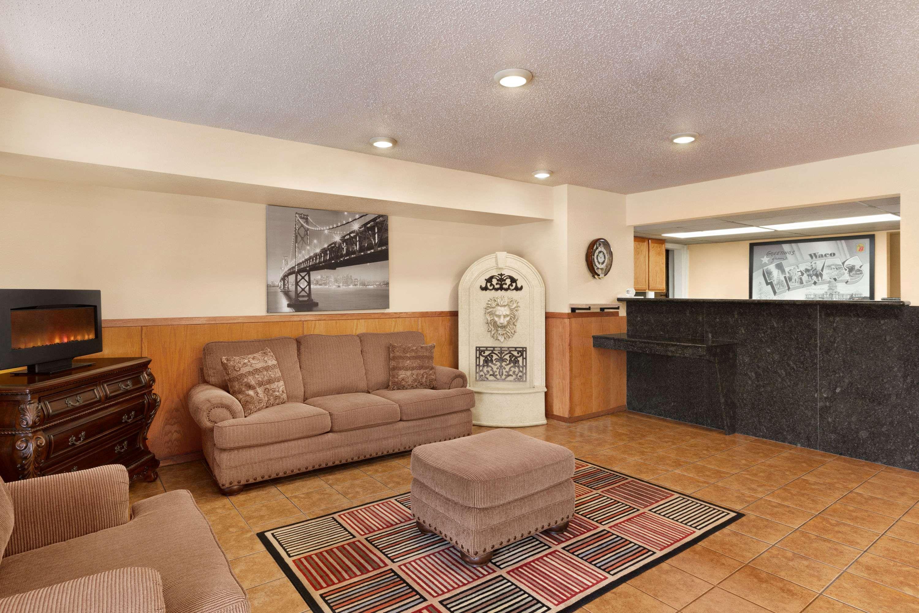 Hotel Super 8 By Wyndham University Area 2*