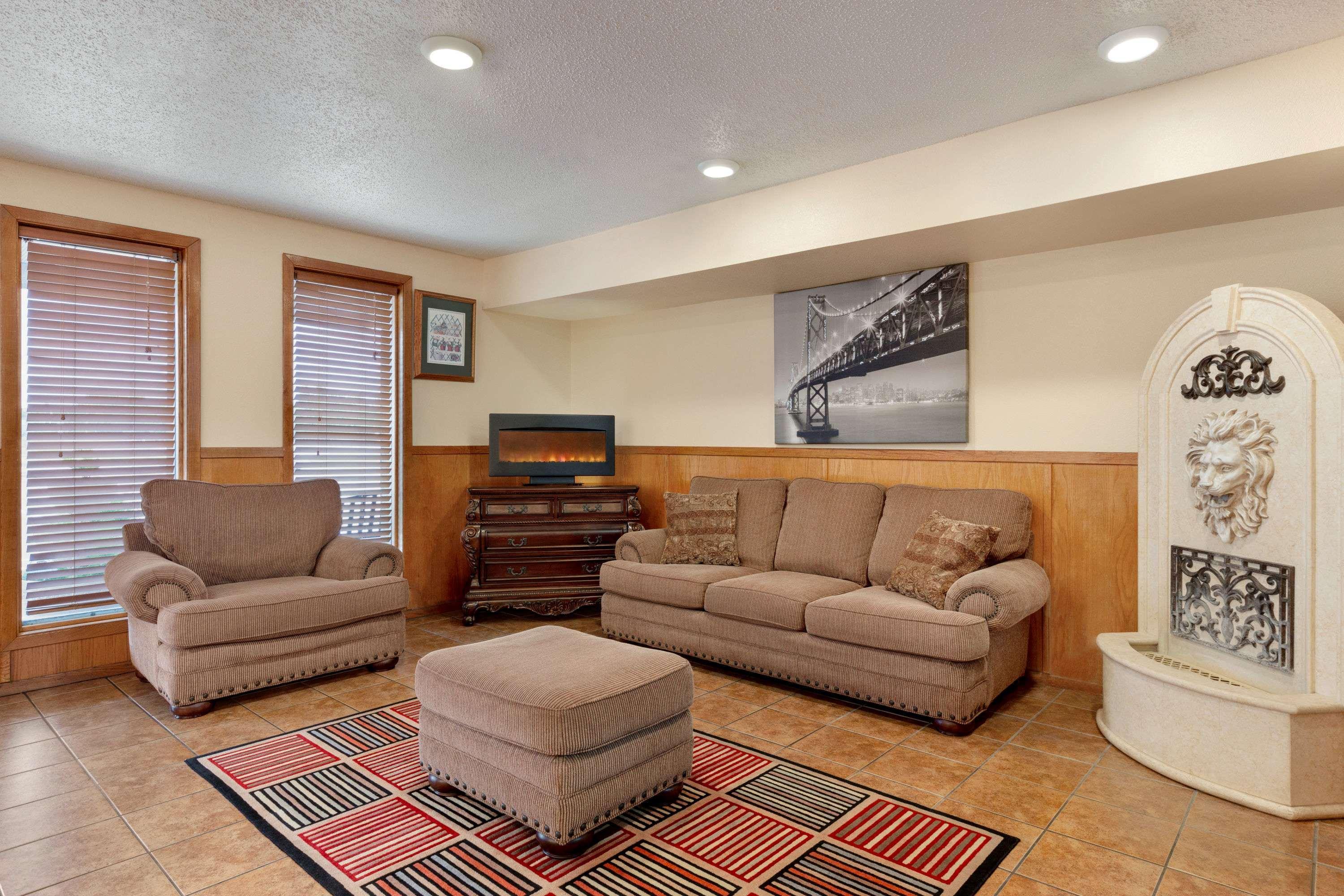Super 8 By Wyndham University Area 2*