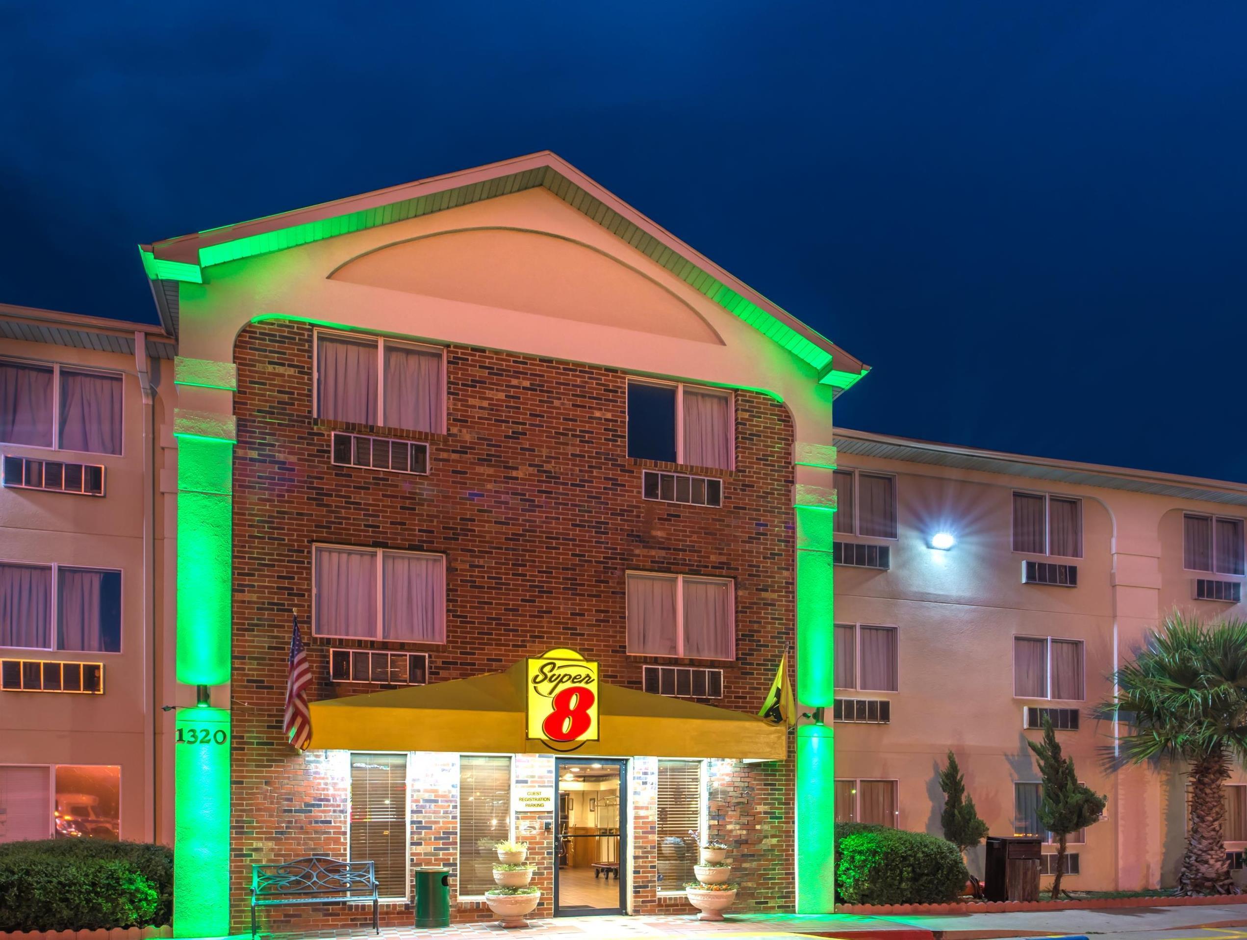 Super 8 By Wyndham University Area Hotel Waco