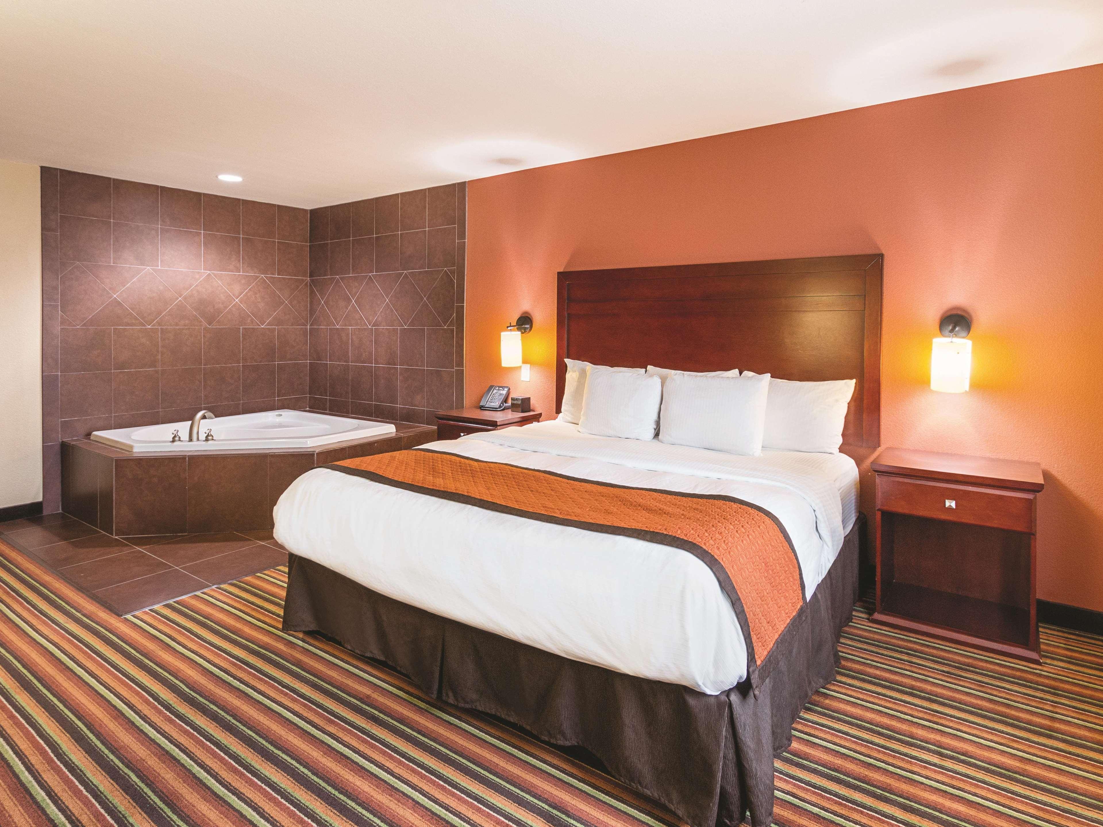 La Quinta By Wyndham Woodway - South