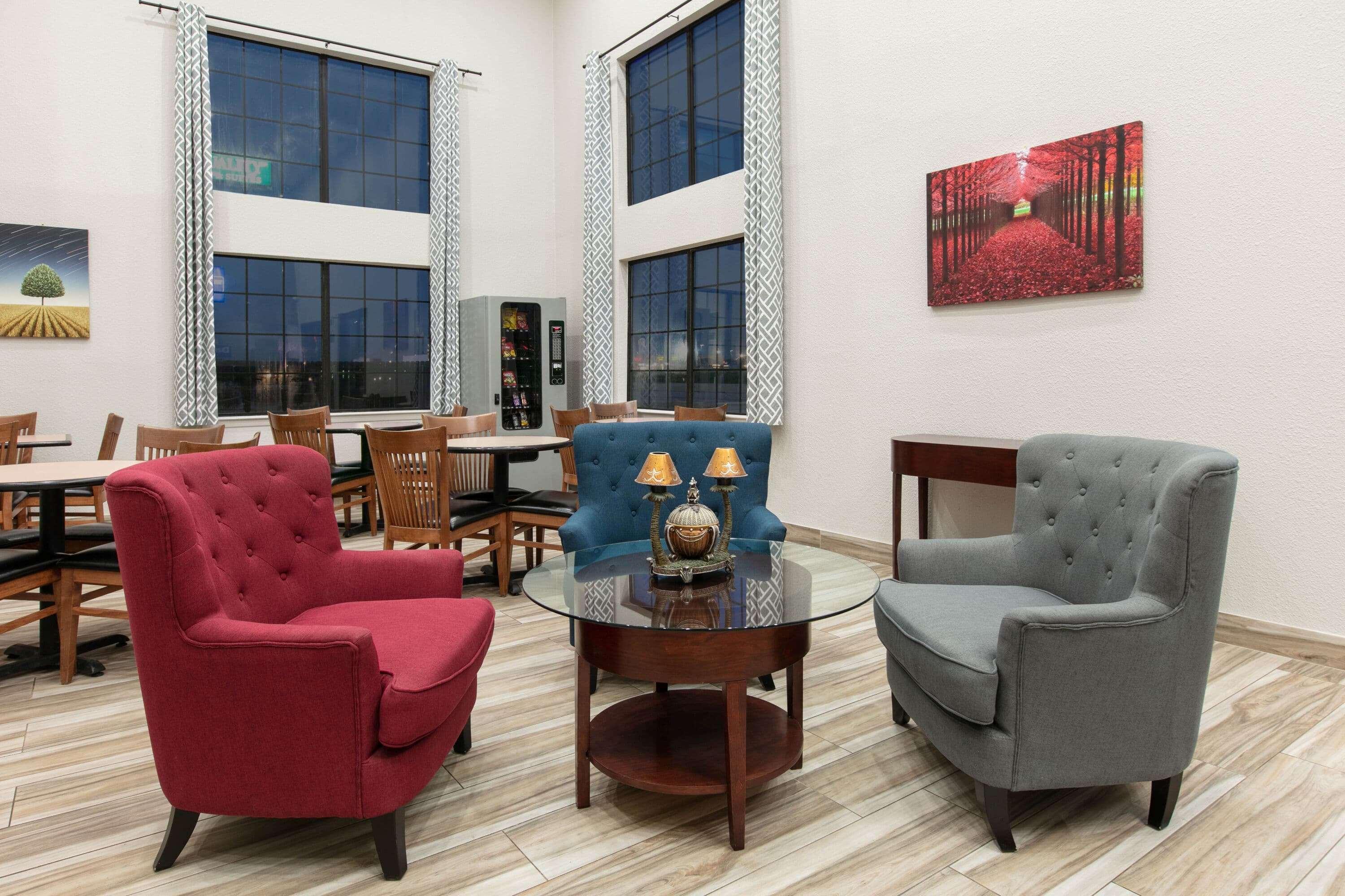 Days By Wyndham Near Downtown