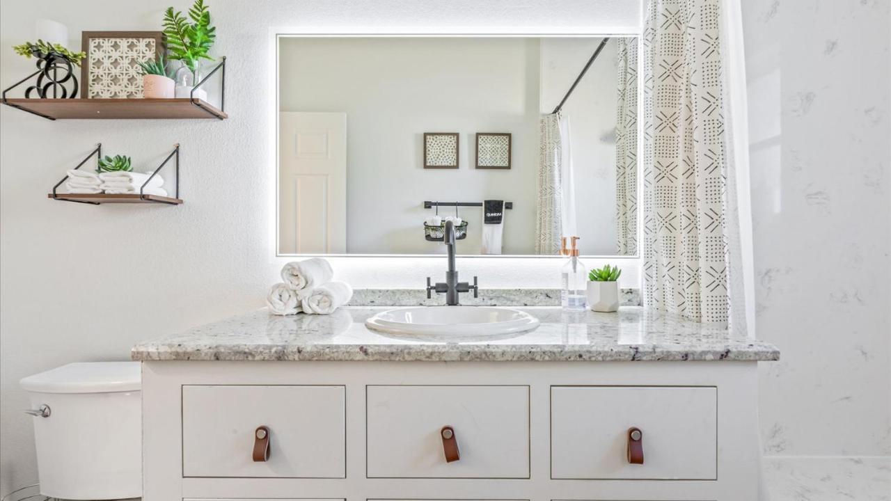 Curated Cottage. Minutes From Silos, Zoo, Baylor Waco