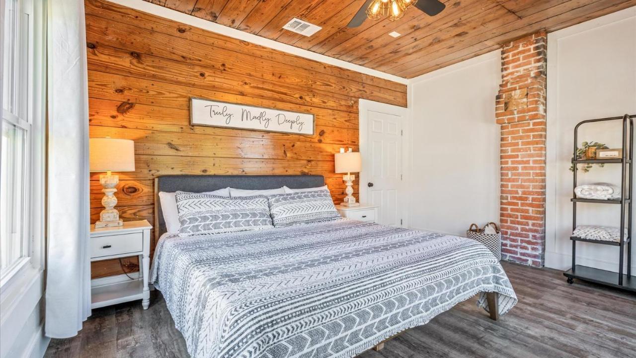 Curated Cottage. Minutes From Silos, Zoo, Baylor Waco