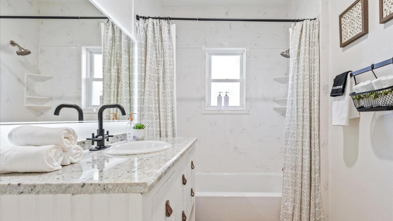 Curated Cottage. Minutes From Silos, Zoo, Baylor Apartment Waco