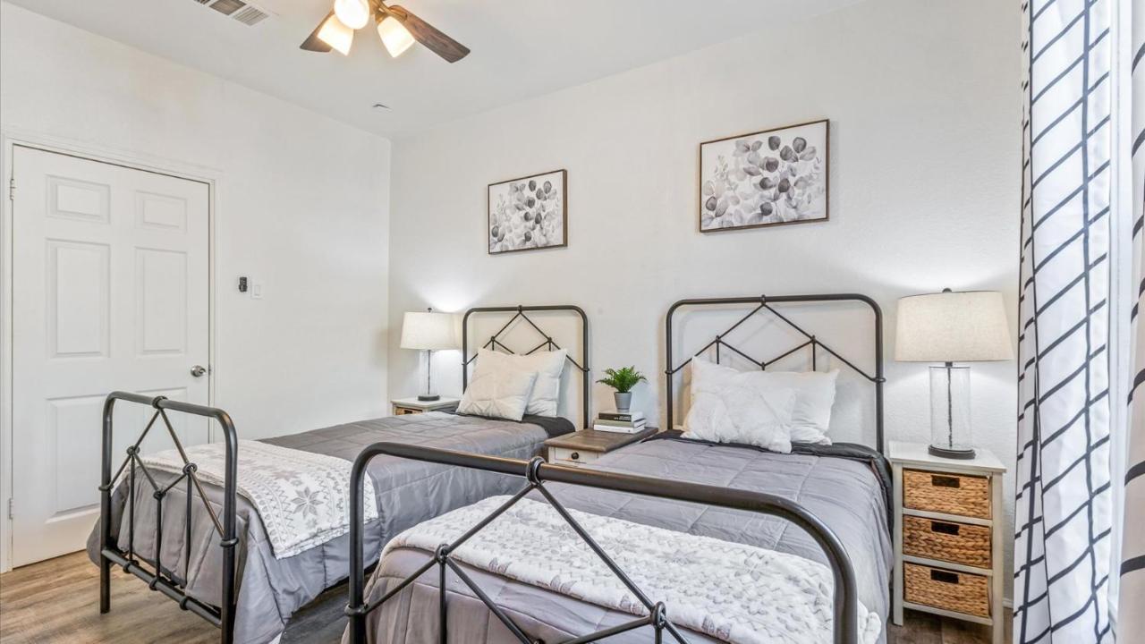 Curated Cottage. Minutes From Silos, Zoo, Baylor Apartment *